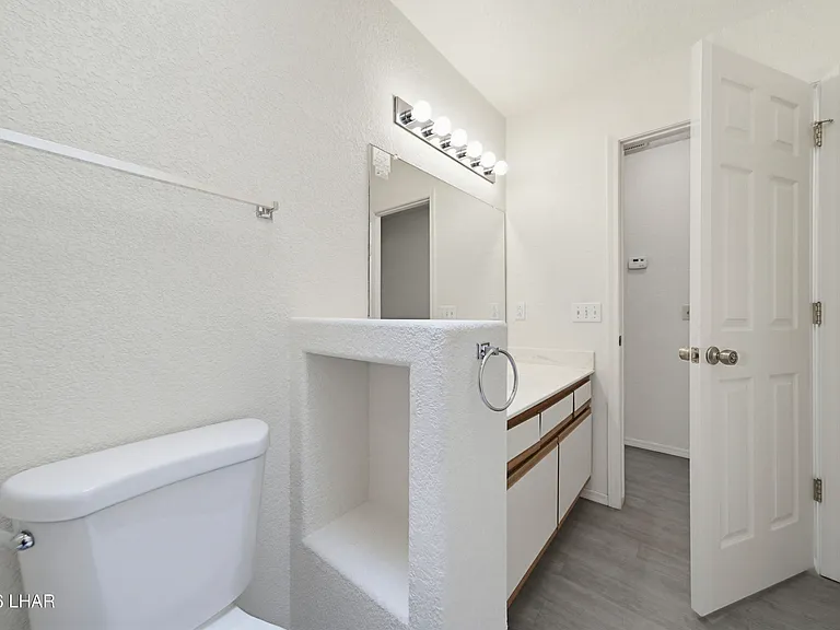 3099 Jamaica Blvd S — Photo 30