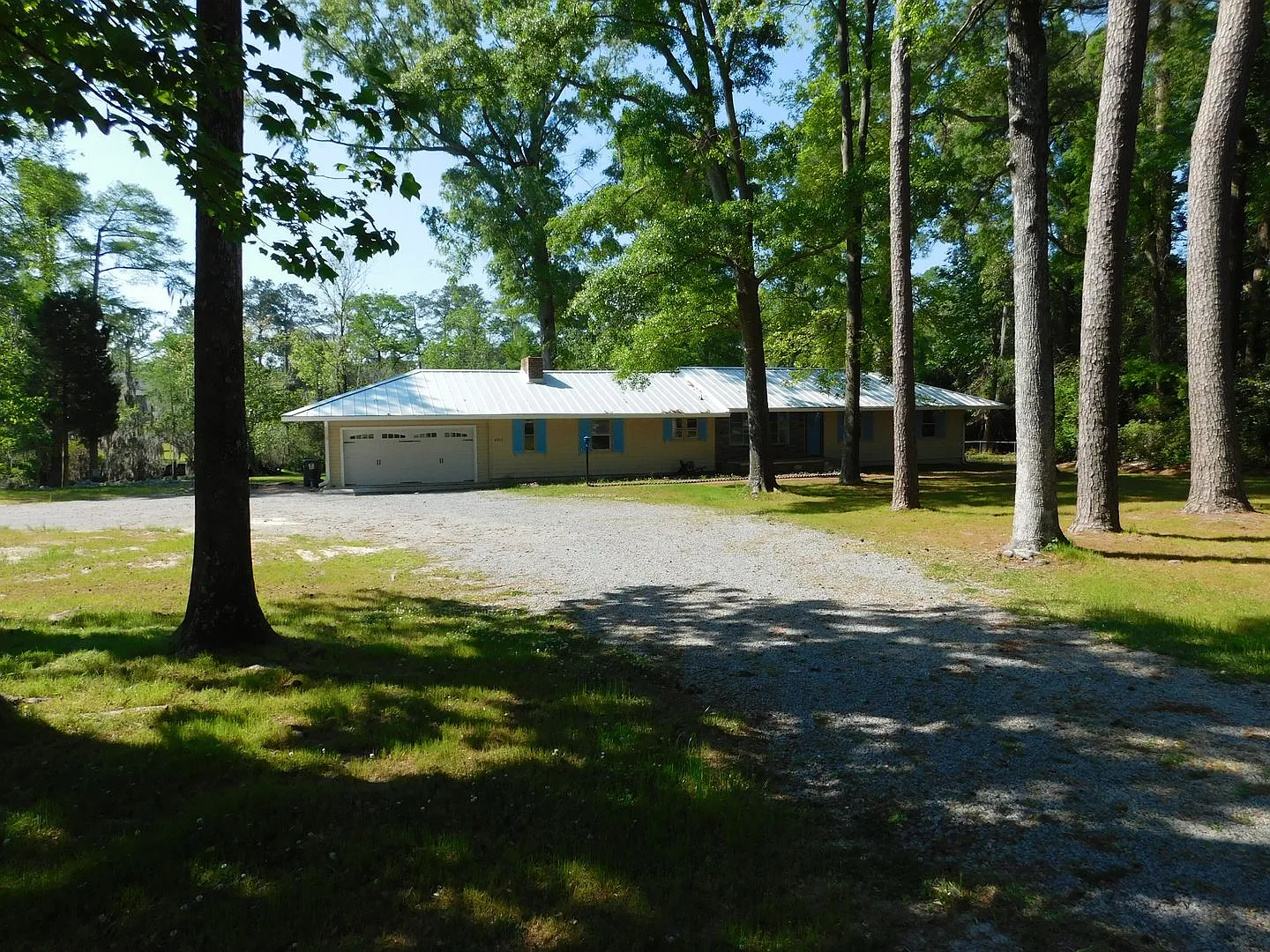 4925 Morton Road in the Cypress Shores Subdivision available now. — Photo 2