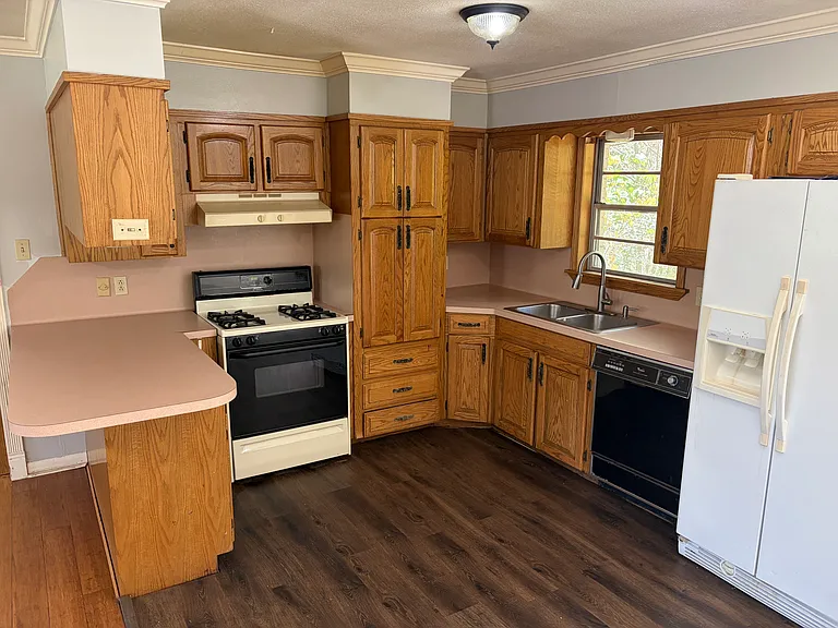 5957 Yarbrough Rd — Photo 6