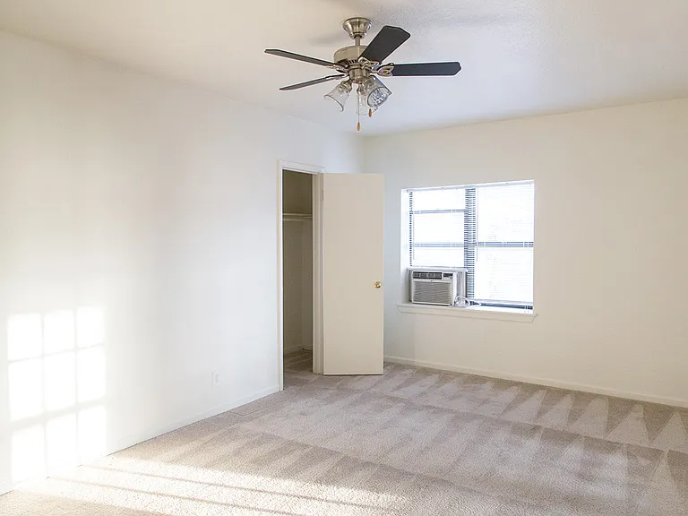 Dining/Living room