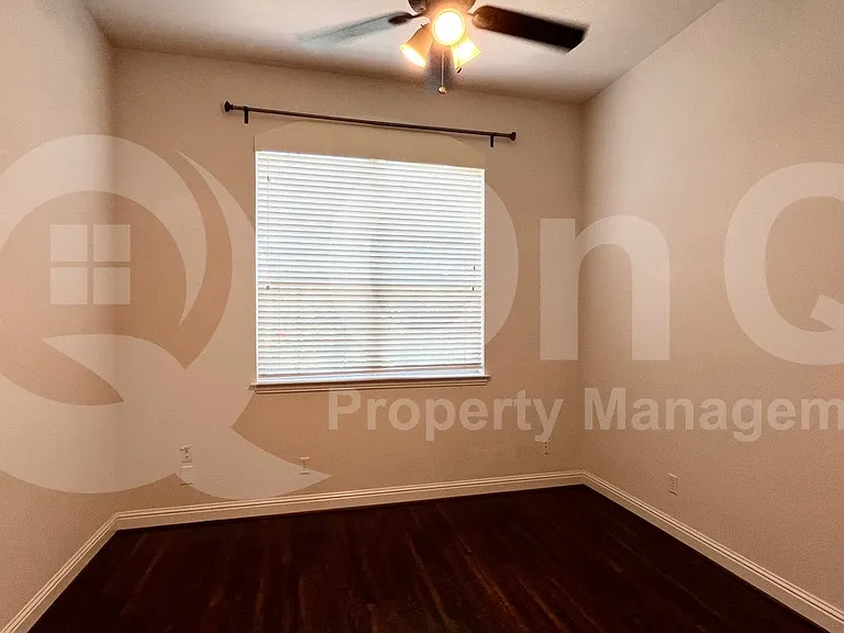 2209 Kirby St — Photo 11