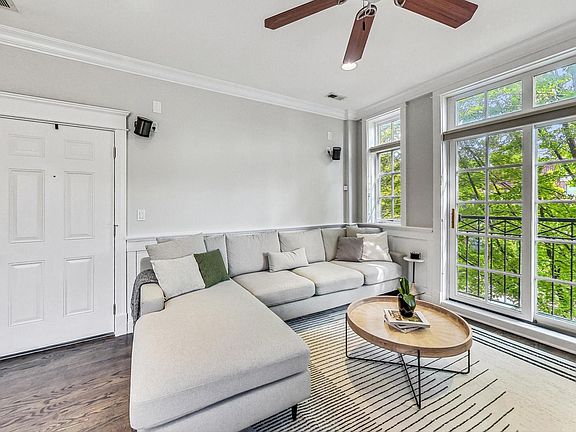 5th image of 3218 N Damen Ave #2S