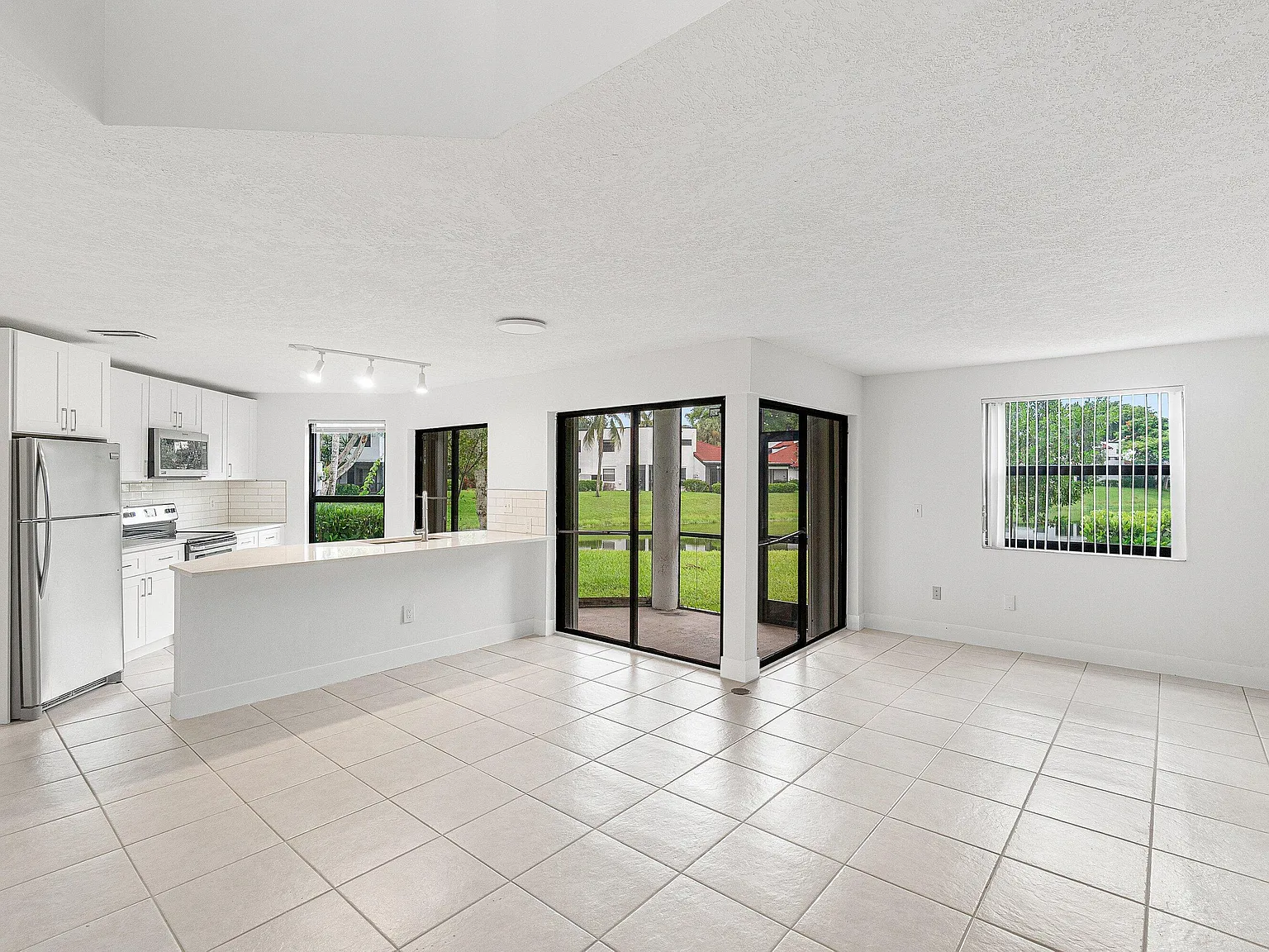 2 bed, 2.5 bath, 1430 sqft, $2,500 — Photo 3