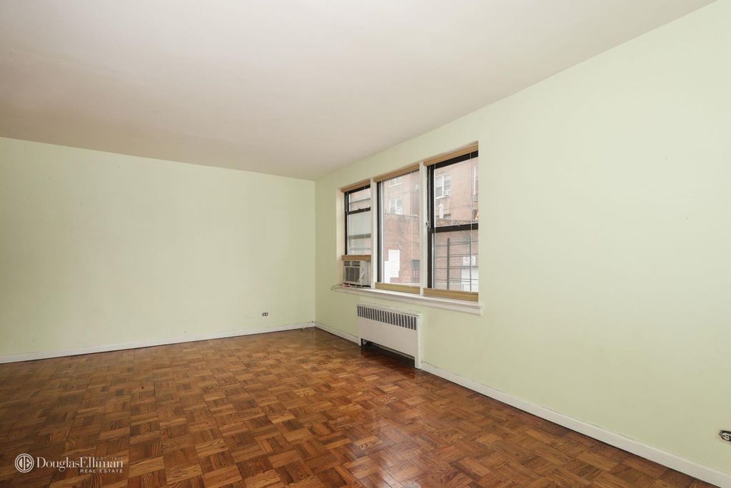2 Bed 2 Bath Property, New York • 1,250 Sq Ft