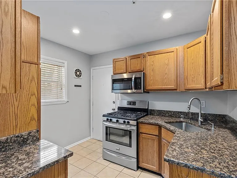3660 Peachtree Rd NE #A2 — Photo 8