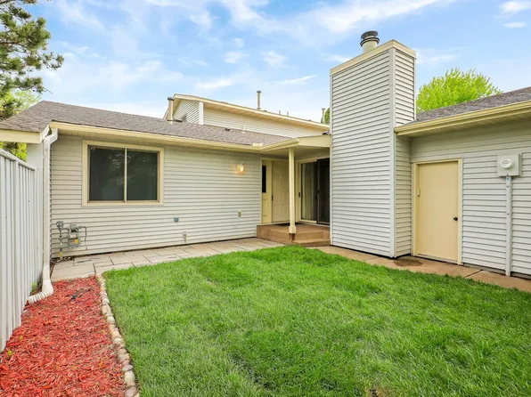 889 Monterey Dr, Shoreview, MN 55126