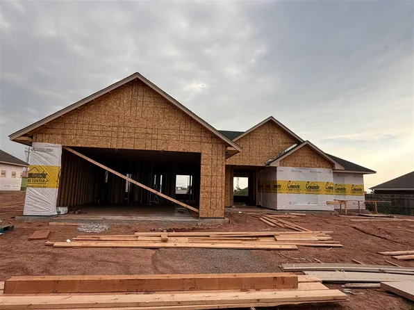 202 Meadowlark Ln, Geronimo, OK 73543