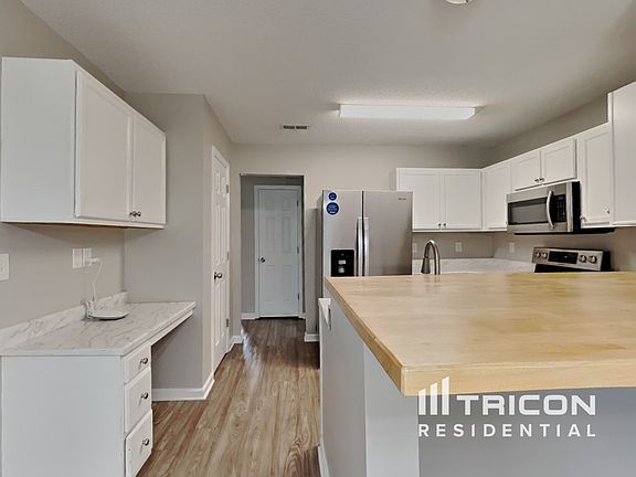5th image of 1807 Bellwick Dr