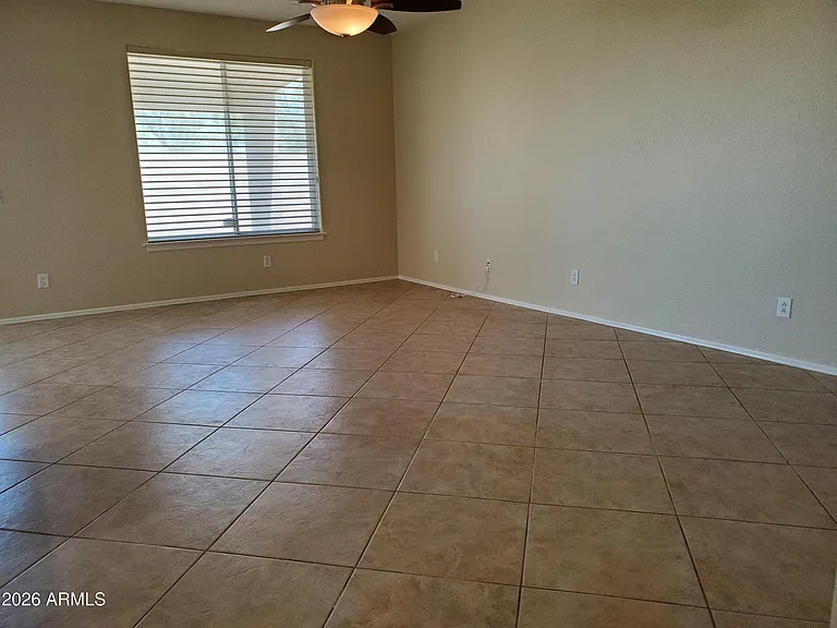 2094 E Oakland St — Photo 13