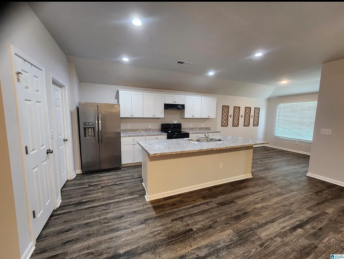 3 bed, 1457 sqft, $1,500 — Photo 2