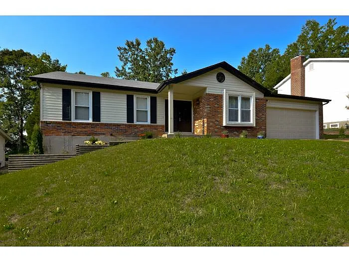 5798 Karamar Dr photo 1