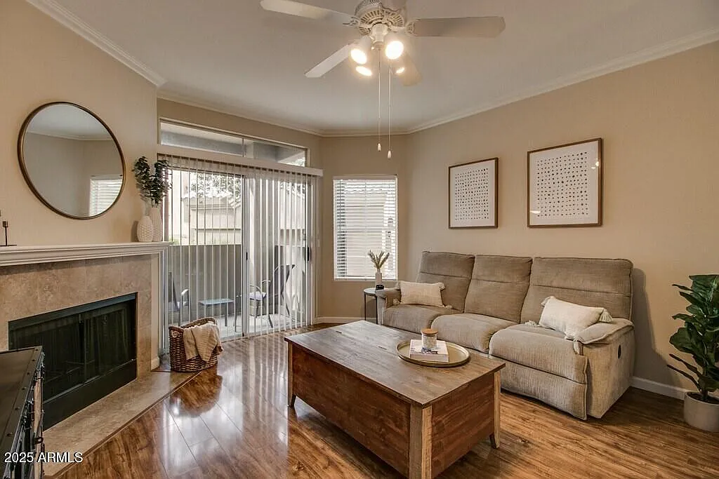 1 bed, 1.0 bath, 779 sqft, $2,000 — Photo 1