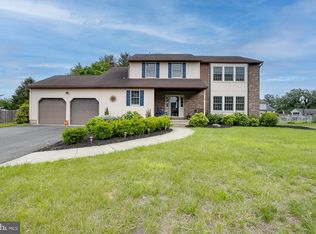 402 Doerrman Dr, Mickleton, NJ 08056