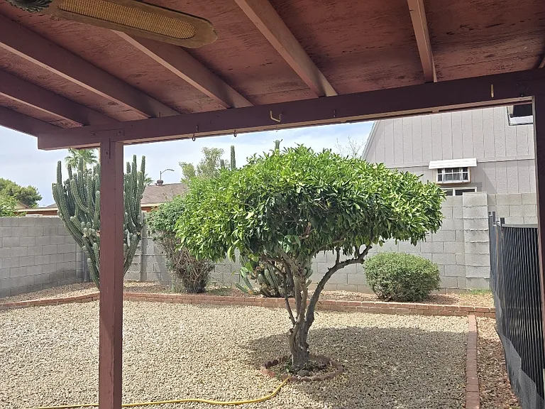 3614 W Charleston Ave — Photo 8