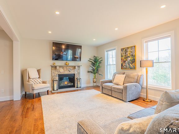 2nd image of 19 Reservoir Road