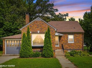 908 Elm St, Grinnell, IA 50112