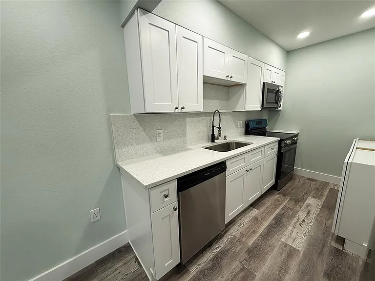 201 Medallion Blvd #D — Photo 7