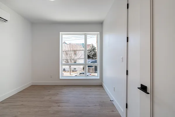 Rented by Joel Scharf, LREB | media 4