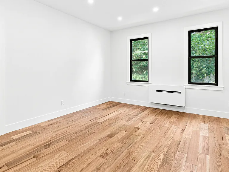 5930 Spencer Ave #1N — Photo 1