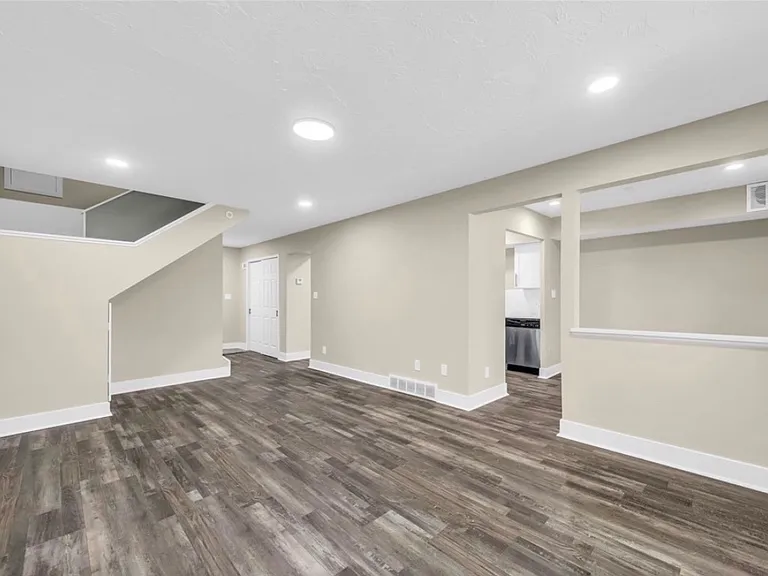 9459 Central Park Blvd — Photo 2