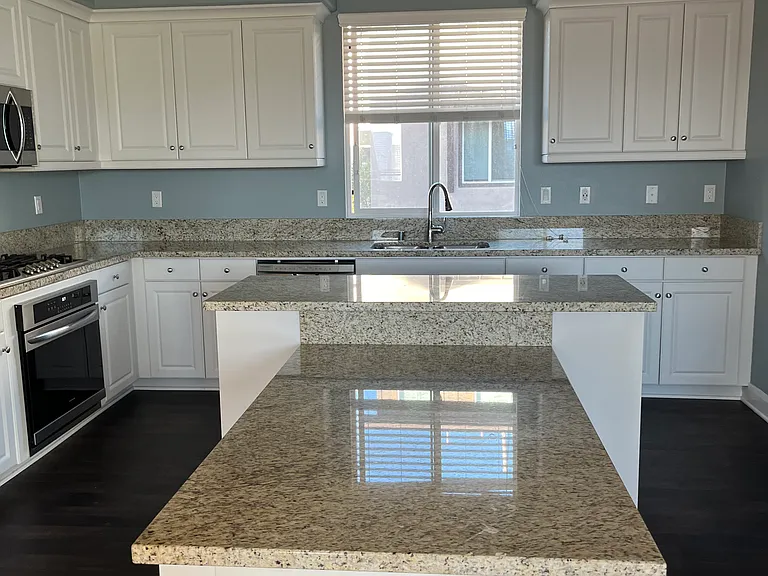 7363 Luminaire Pl — Photo 3