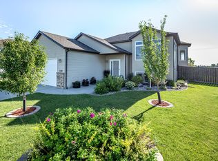 1100 39th St S, Moorhead, MN 56560