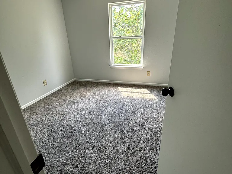 6734 Waverhill Dr — Photo 7