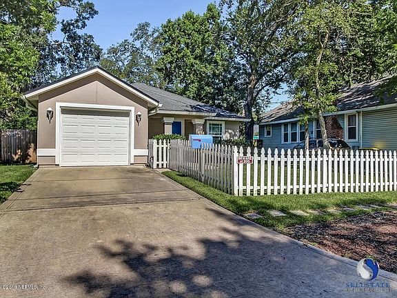 1060 Congleton Terrace-003-3-Front of Ho