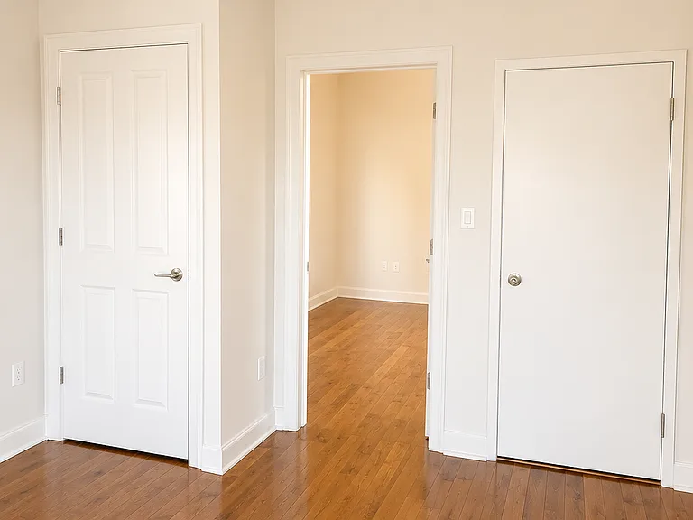 504 Seneca Ave #3B — Photo 6