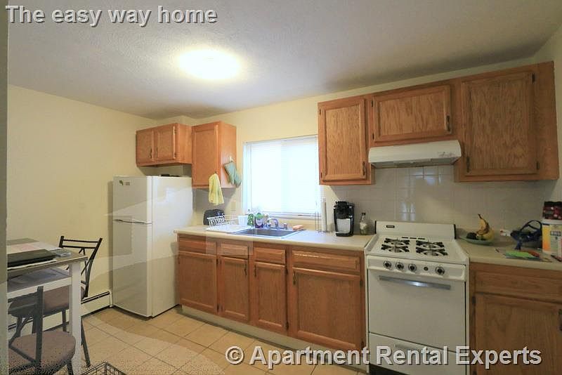 1st image of 128 Pine St #3