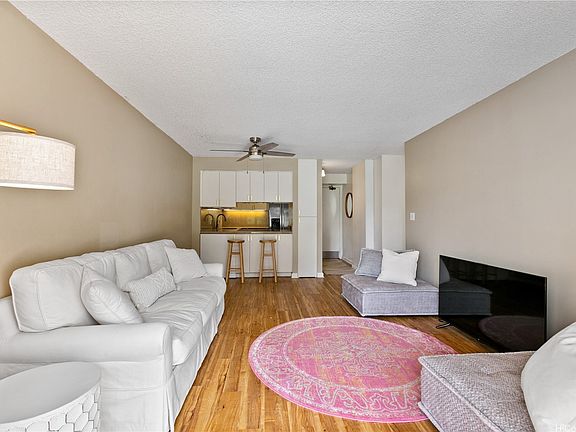 2nd image of 3138 Waialae Ave APT 309