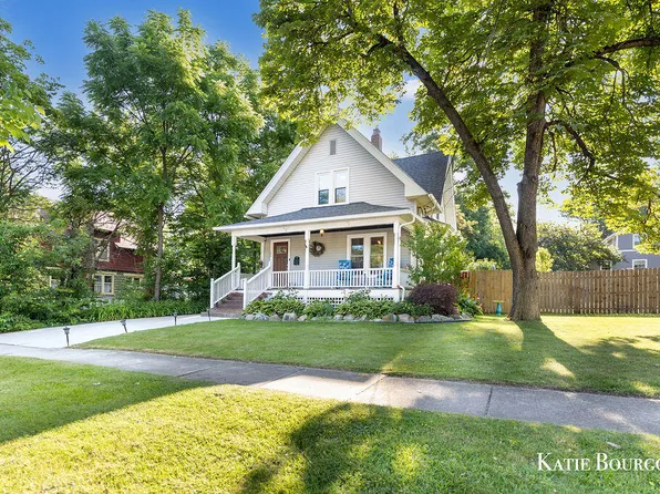 140 S Monroe St NE, Rockford, MI 49341