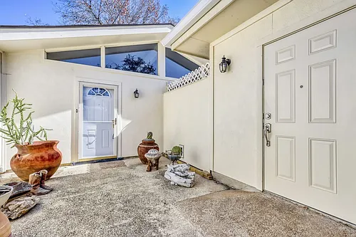 8310 Hastings Photo 1