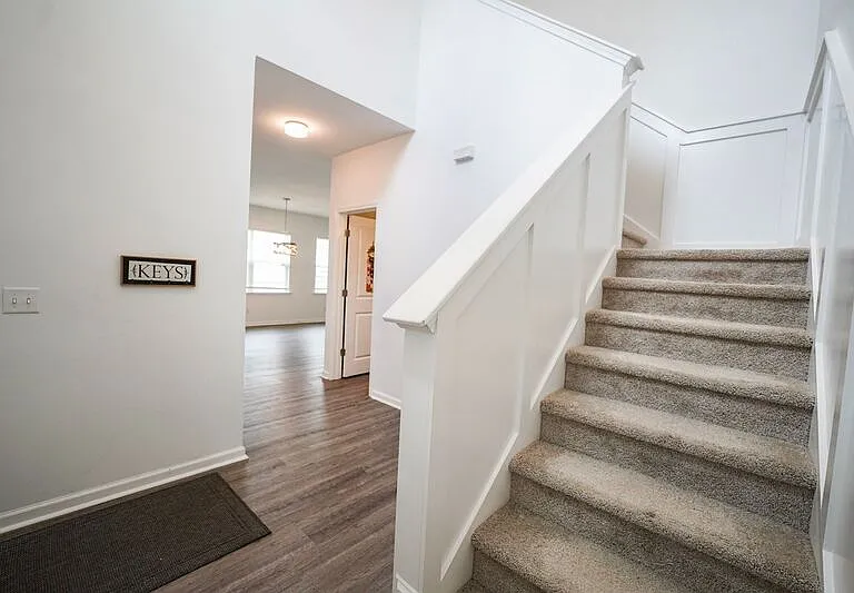 24 Crown Ct — Photo 4