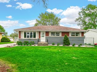 5845 Roosevelt St, Merrillville, IN 46410