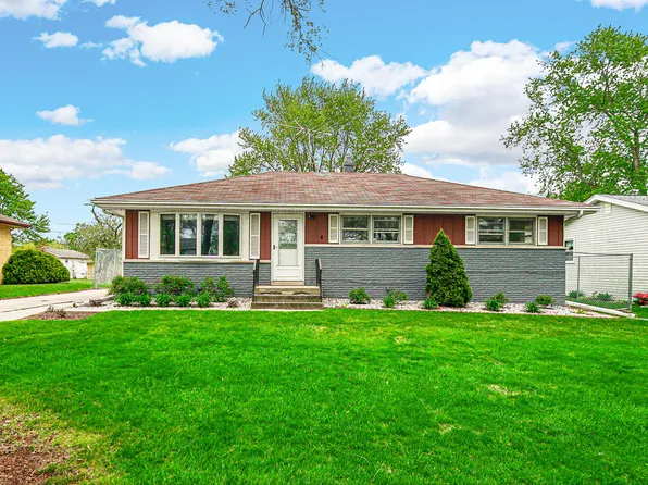 5845 Roosevelt St, Merrillville, IN 46410