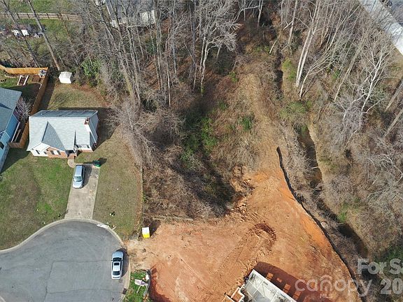 3rd image of 2027 Helen Harper Ct