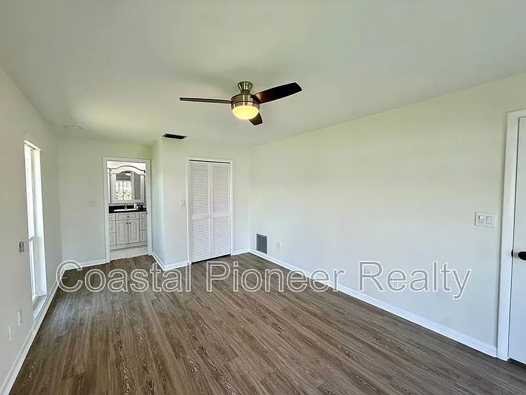 14903 Imperial Point Dr N — Photo 21