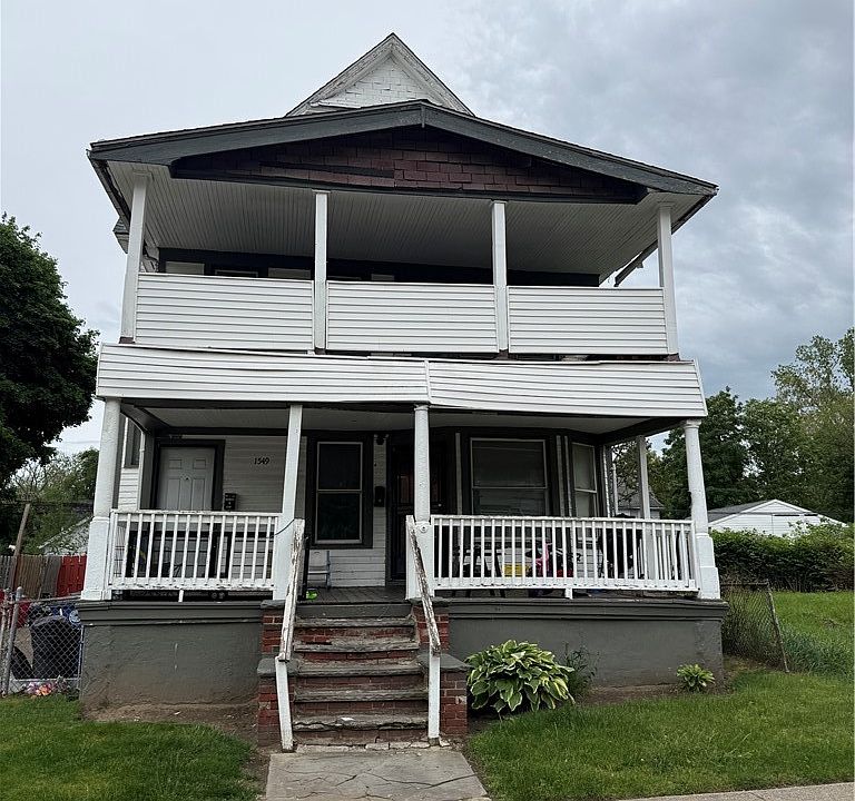 1st image of 1549 E 85th St