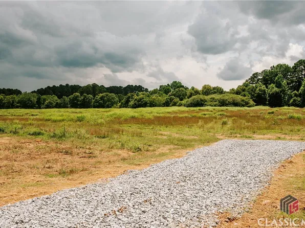 326 Lakeview Drive, Winterville, GA 30683