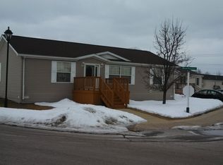 24802 Manchester Dr, Flat Rock, MI