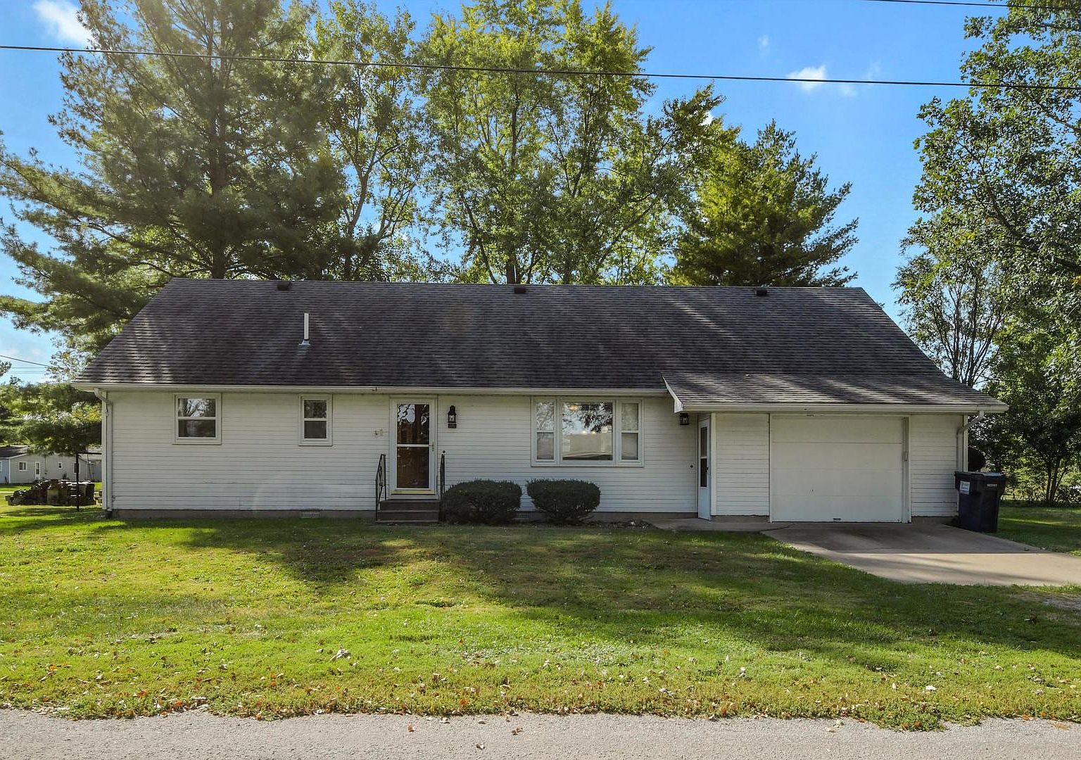606 W Siller St, Newman, IL 61942 Zillow