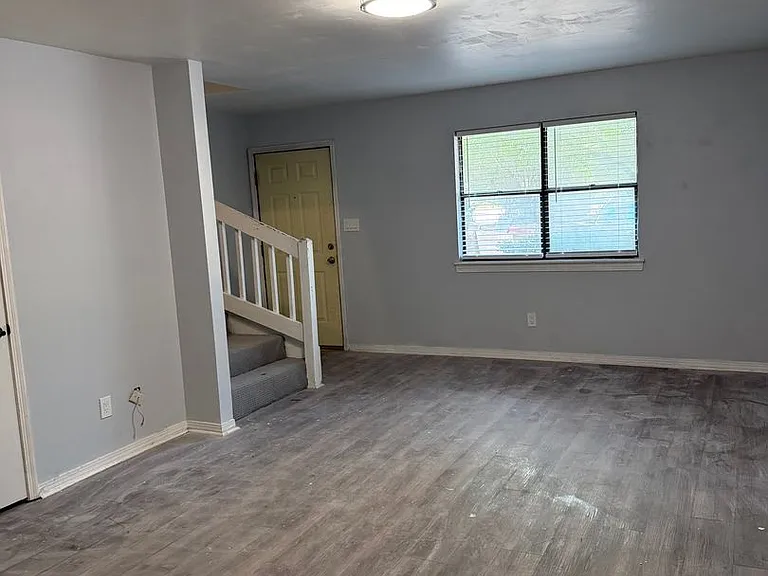 2511 Old Bainbridge Rd E — Photo 4