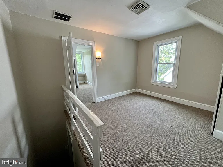 262 E Linden St — Photo 24