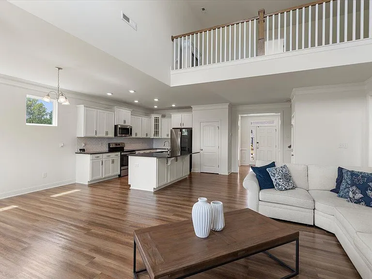 155 Bourne Dr — Photo 16