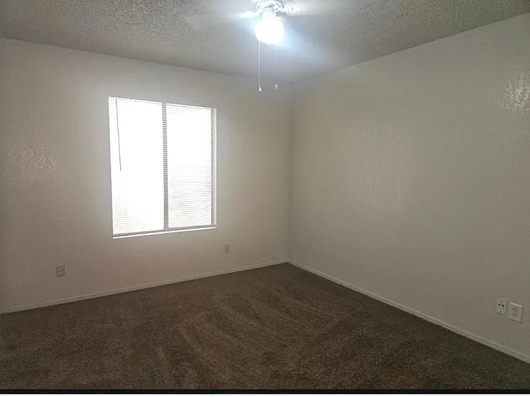 2336 N Fruit Ave — Photo 2