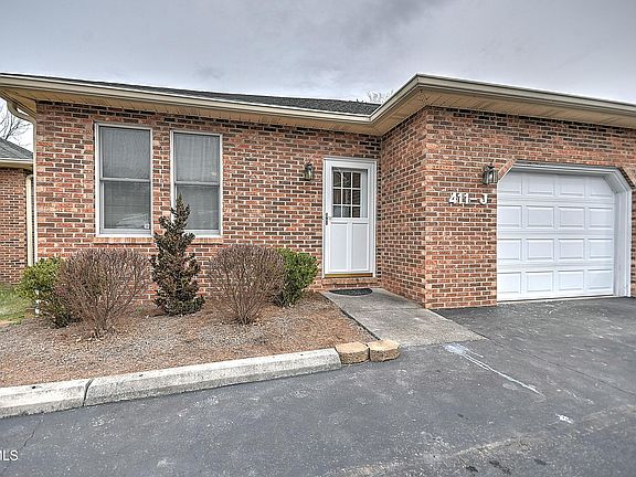 5th image of 411 Eastley Ct APT J