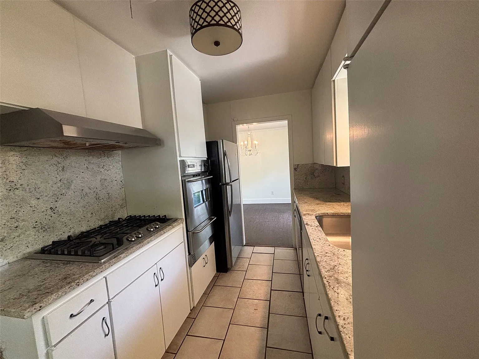 3 bed, 1.5 bath, 1425 sqft, $2,500 — Photo 4