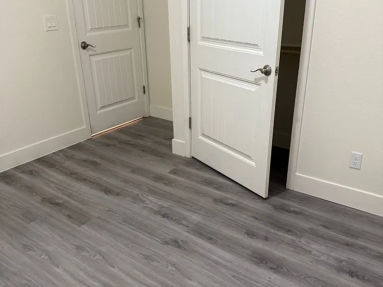 3307 S Phelps St — Photo 32
