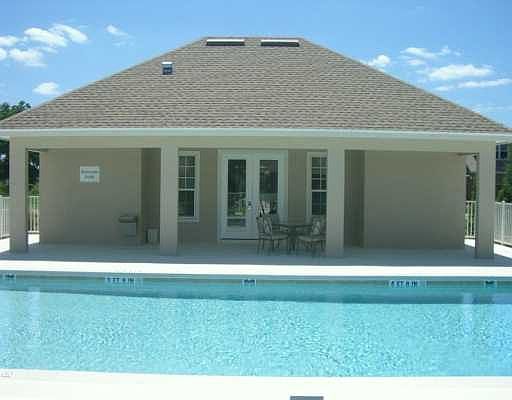 Chelsea Oaks Pool & Clubhouse